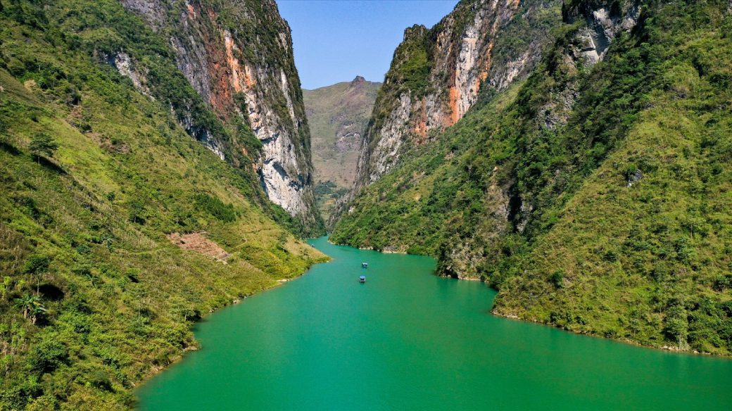 Tu San Gorge and Nho Que River from above